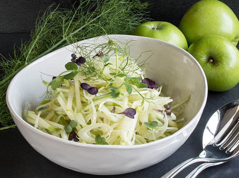 Салат из белой редьки с яблоками и грушами - фото рецепт