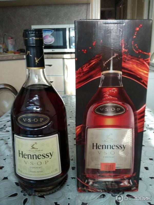 Бутылка коньяка Hennessy Richard с этикеткой