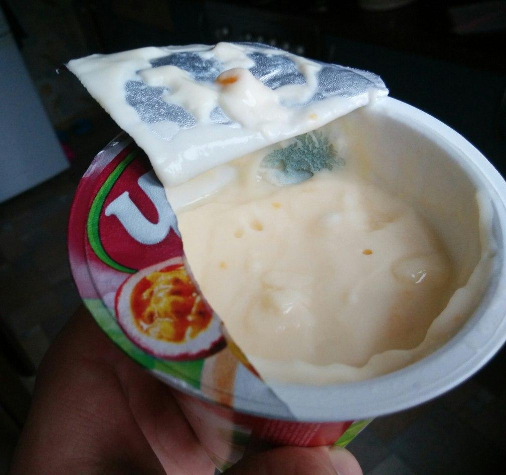 Некачественный йогурт