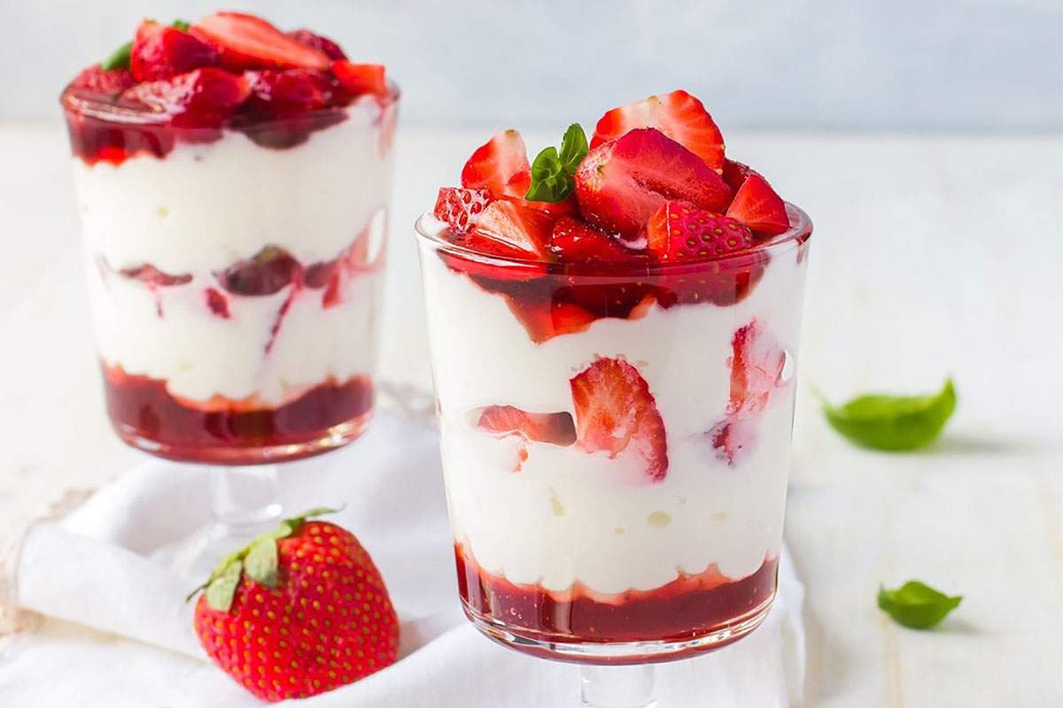 Творожные десерты с фруктами и ягодами
